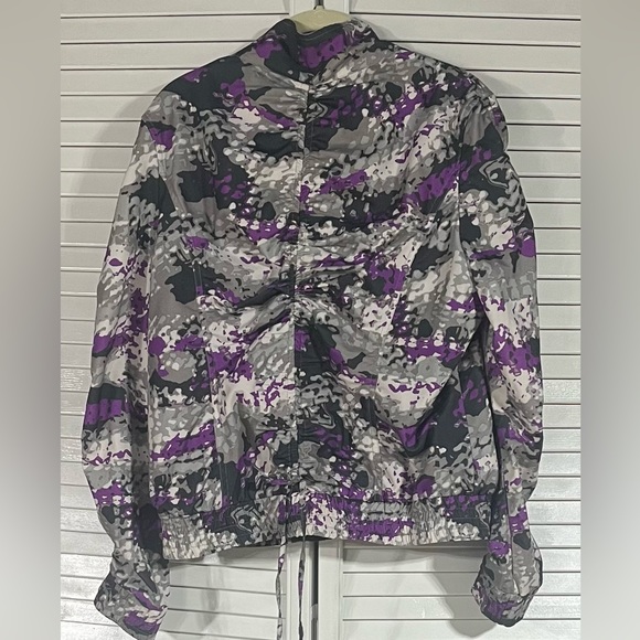 Women’s Calvin Klein large quick dry performance jacket $22 - Picture 9 of 9